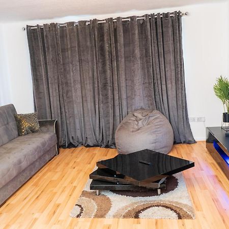 Cosy 2 Bed With Parking Near Piccadilly, Etihad Stadium And Coop Live Sleeps Up To 5 Villa Manchester Buitenkant foto