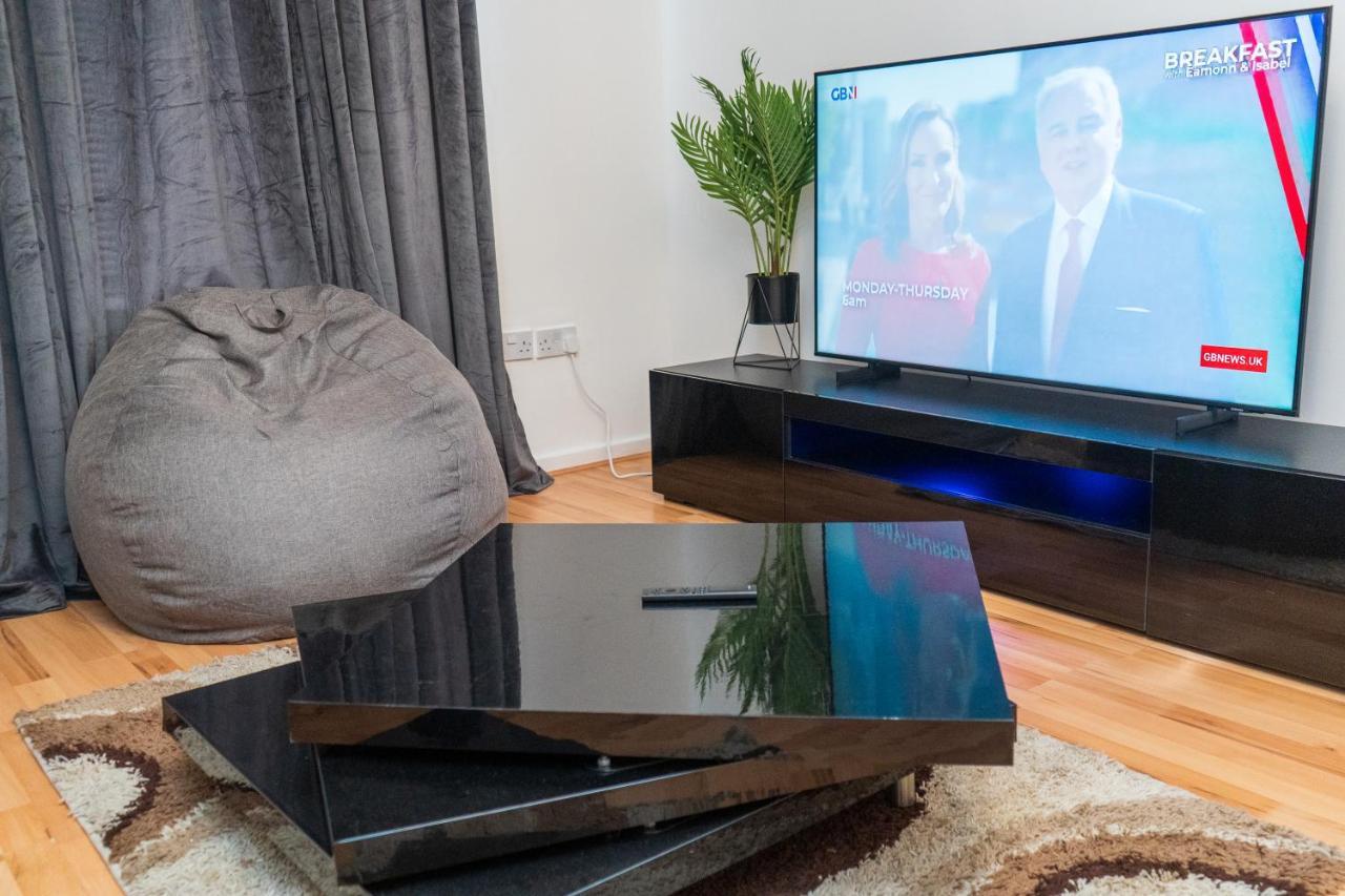 Cosy 2 Bed With Parking Near Piccadilly, Etihad Stadium And Coop Live Sleeps Up To 5 Villa Manchester Buitenkant foto